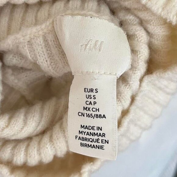 H&M Cream Turtleneck Sweater - Picture 4 of 4